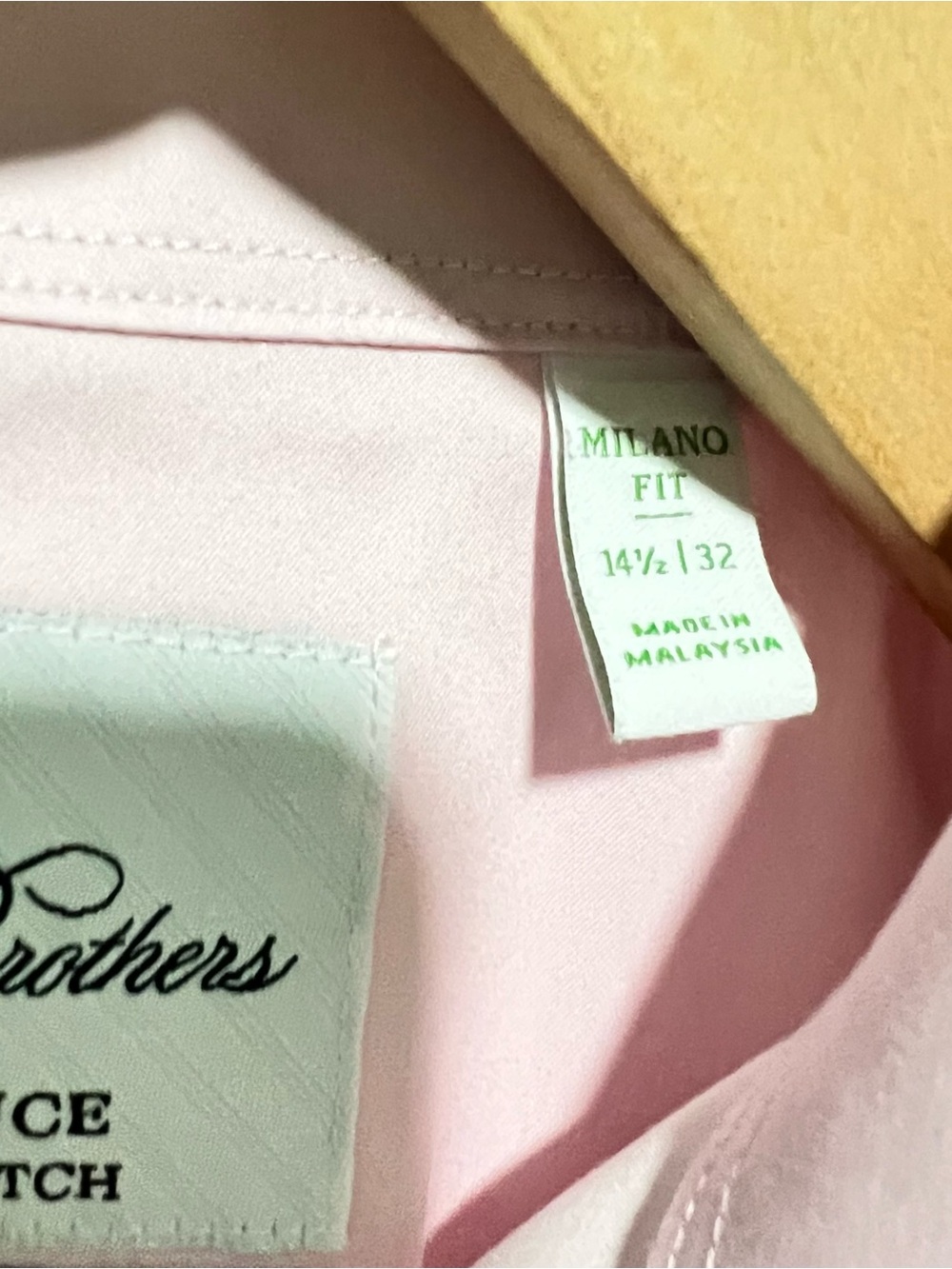 Brooks Brothers Milano Slim Fit Shirt Performance Non-Iron COOLMAX® Sz 14.5/32 - Picture 5 of 6